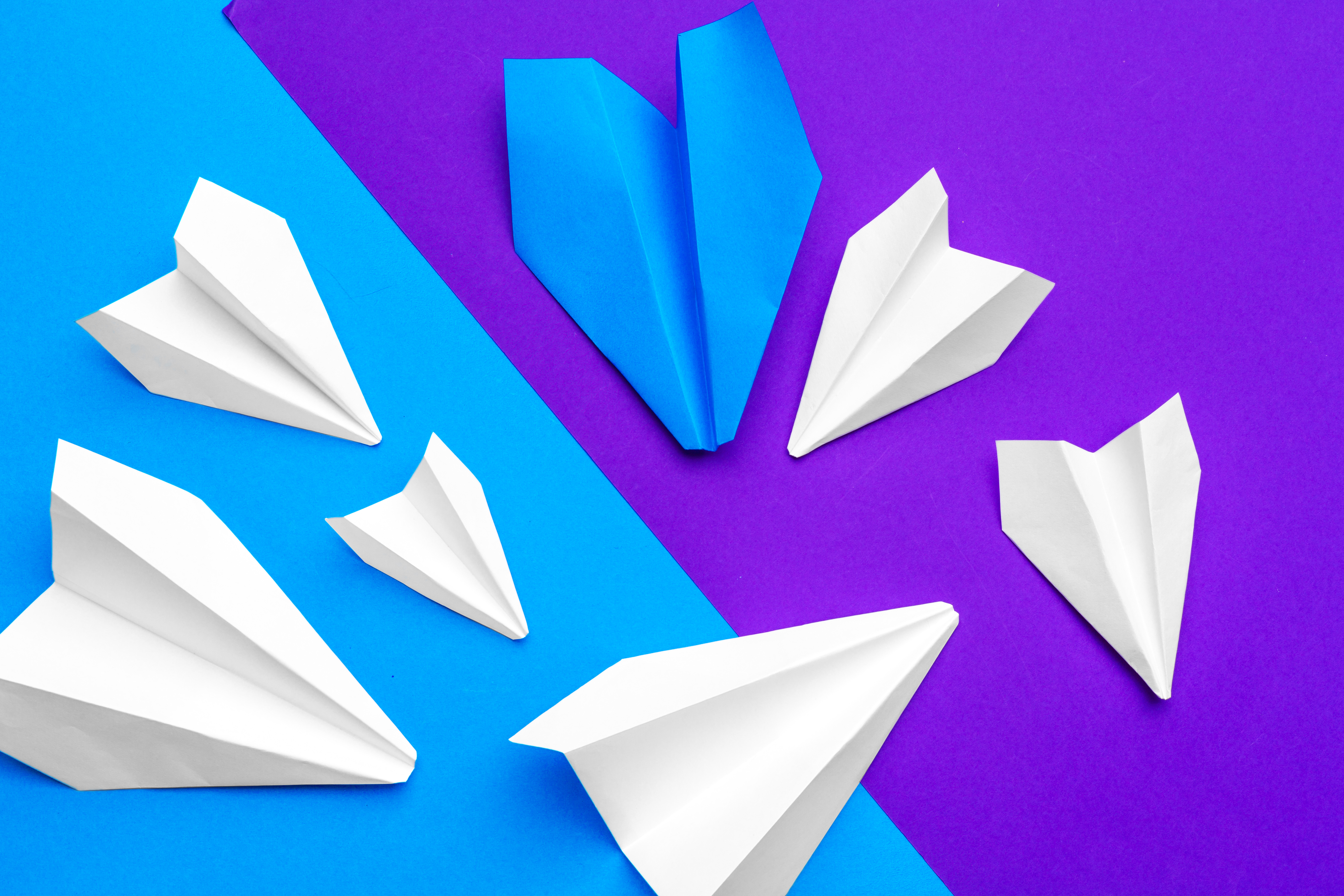 Manualidades de papel: Cómo hacer un avión de papel
